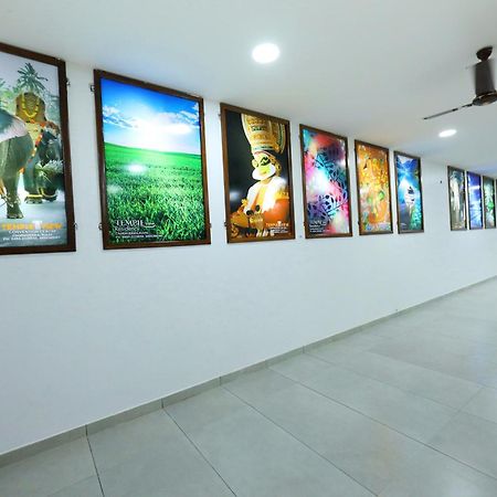 Temple View Residency Hotel Chottanikara ภายนอก รูปภาพ