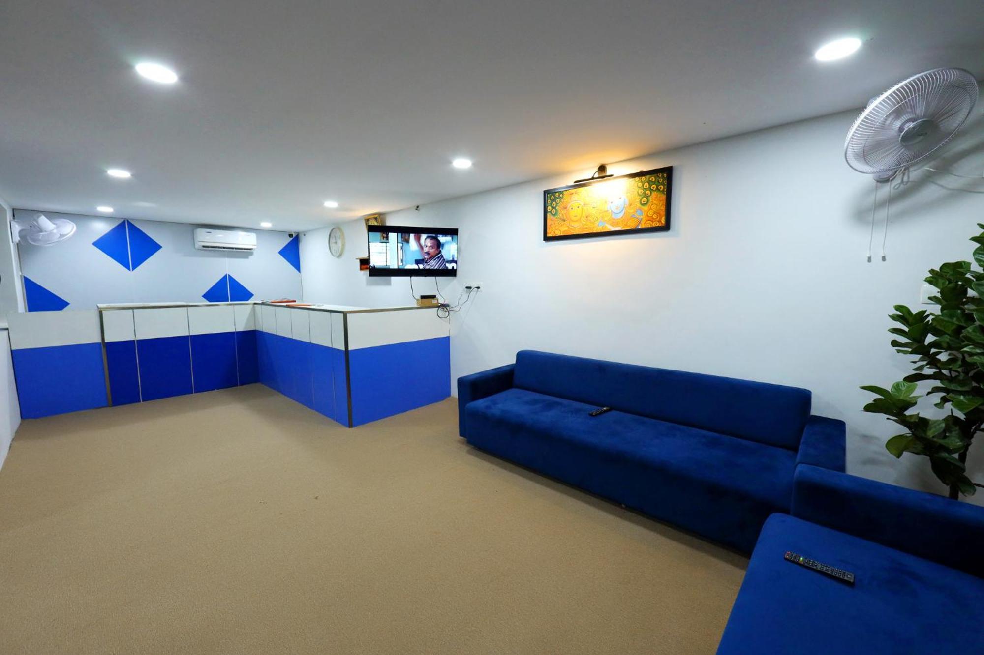Temple View Residency Hotel Chottanikara ภายนอก รูปภาพ