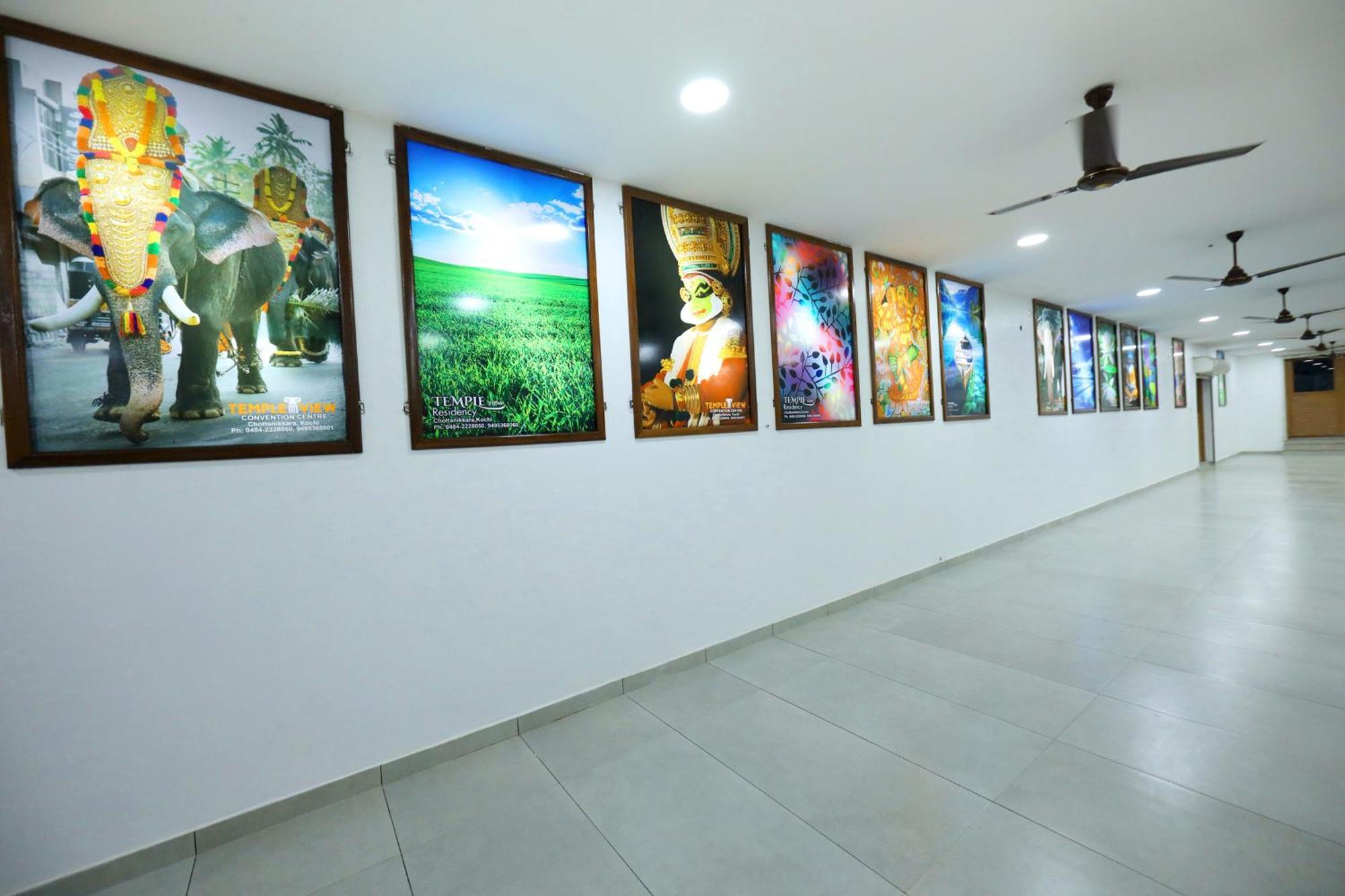 Temple View Residency Hotel Chottanikara ภายนอก รูปภาพ