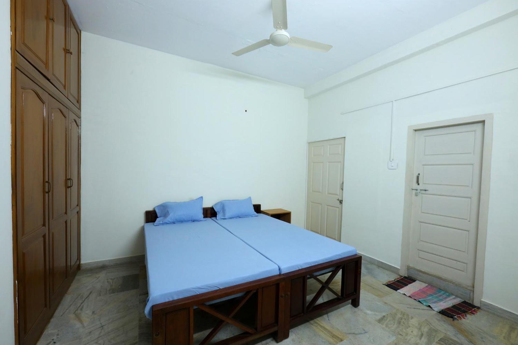 Temple View Residency Hotel Chottanikara ภายนอก รูปภาพ