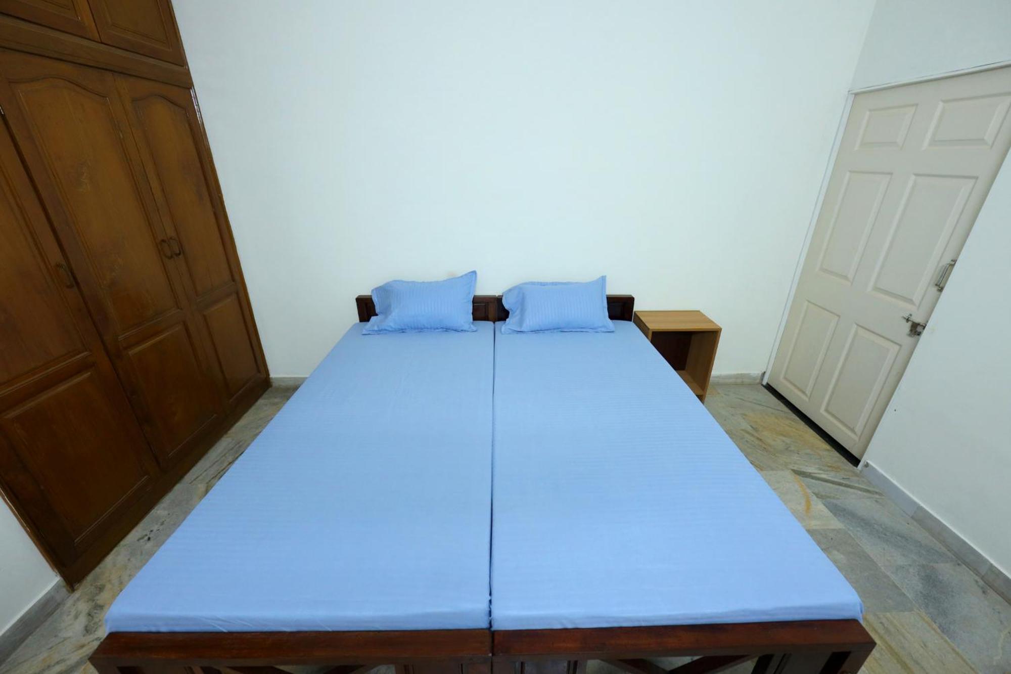 Temple View Residency Hotel Chottanikara ภายนอก รูปภาพ