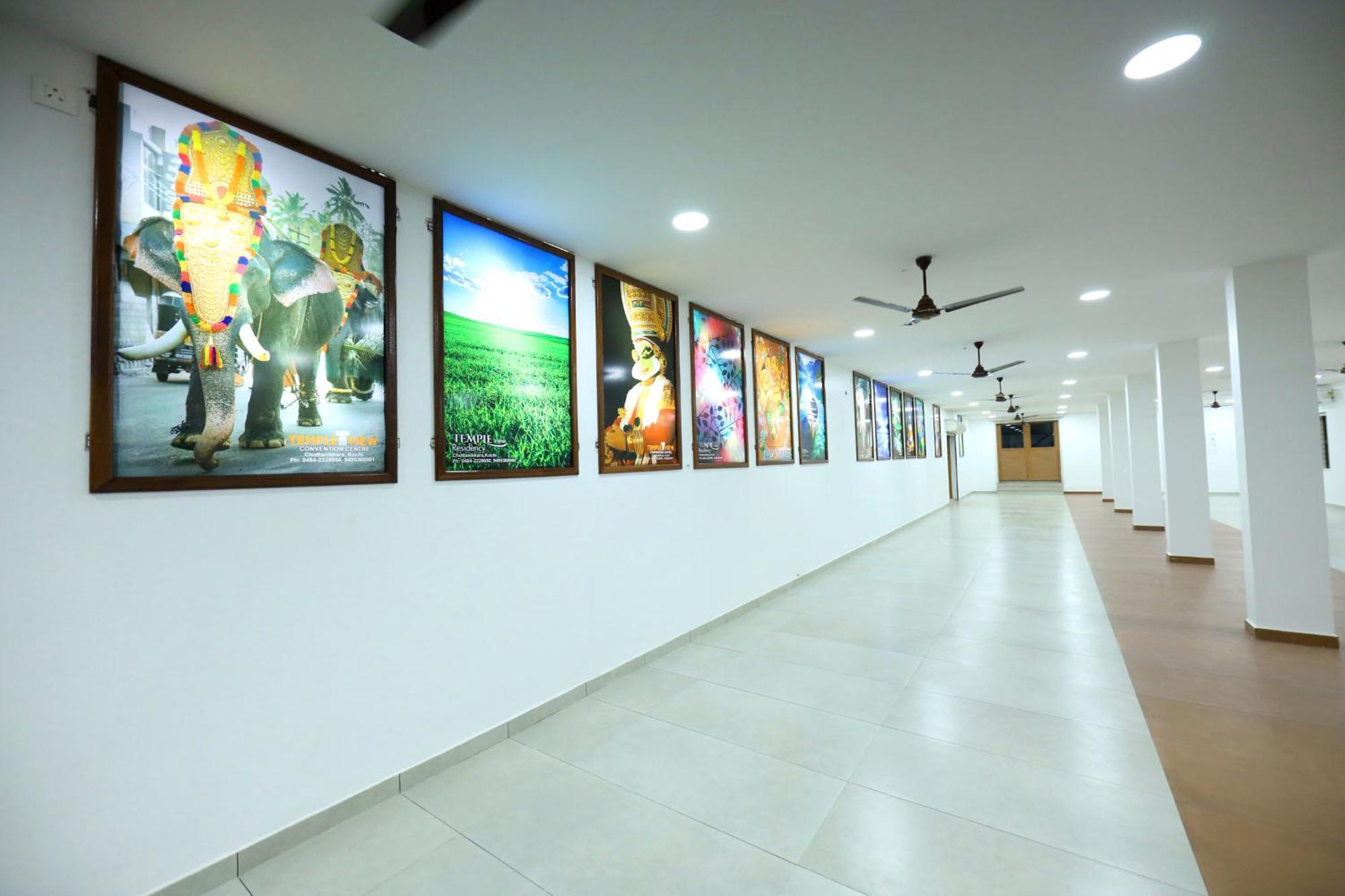 Temple View Residency Hotel Chottanikara ภายนอก รูปภาพ