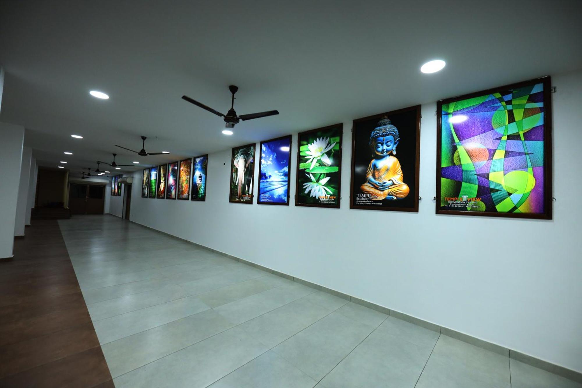 Temple View Residency Hotel Chottanikara ภายนอก รูปภาพ